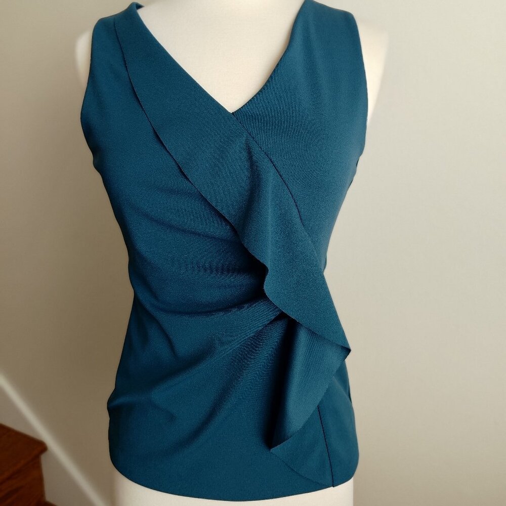 WHBM - Sz. XXS - Asymmetric Ruffle Shell